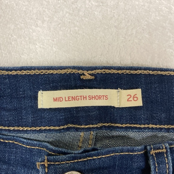 Levi’s mid length dark wash denim stretch roll cuff shorts size 26 - Picture 6 of 7
